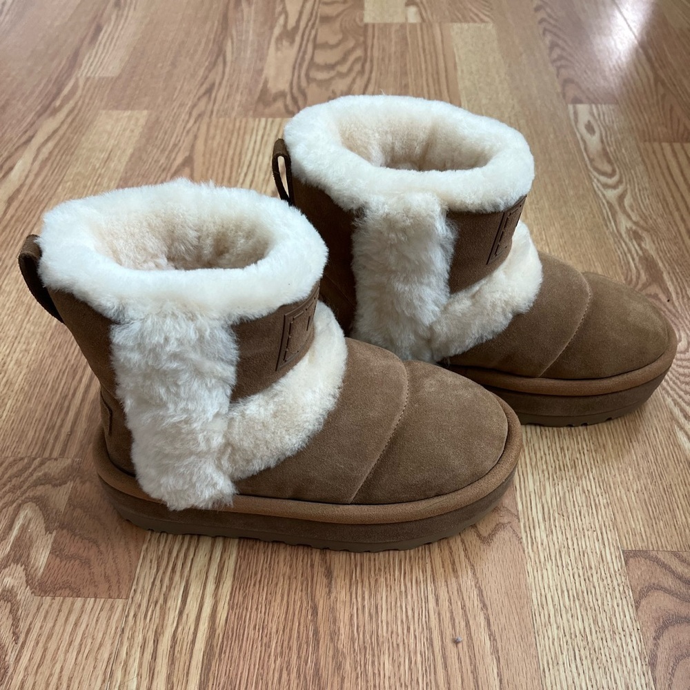UGG Classic Chillapeak Genuine Shearling
Trimmed Boot Size 8 NWOT - Picture 7 of 15
